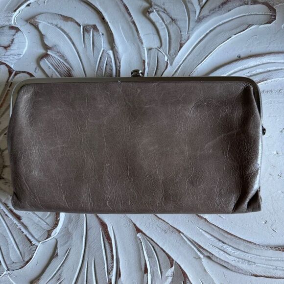 HOBO Lauren clutch  leather wallet in taupe - Picture 1 of 11